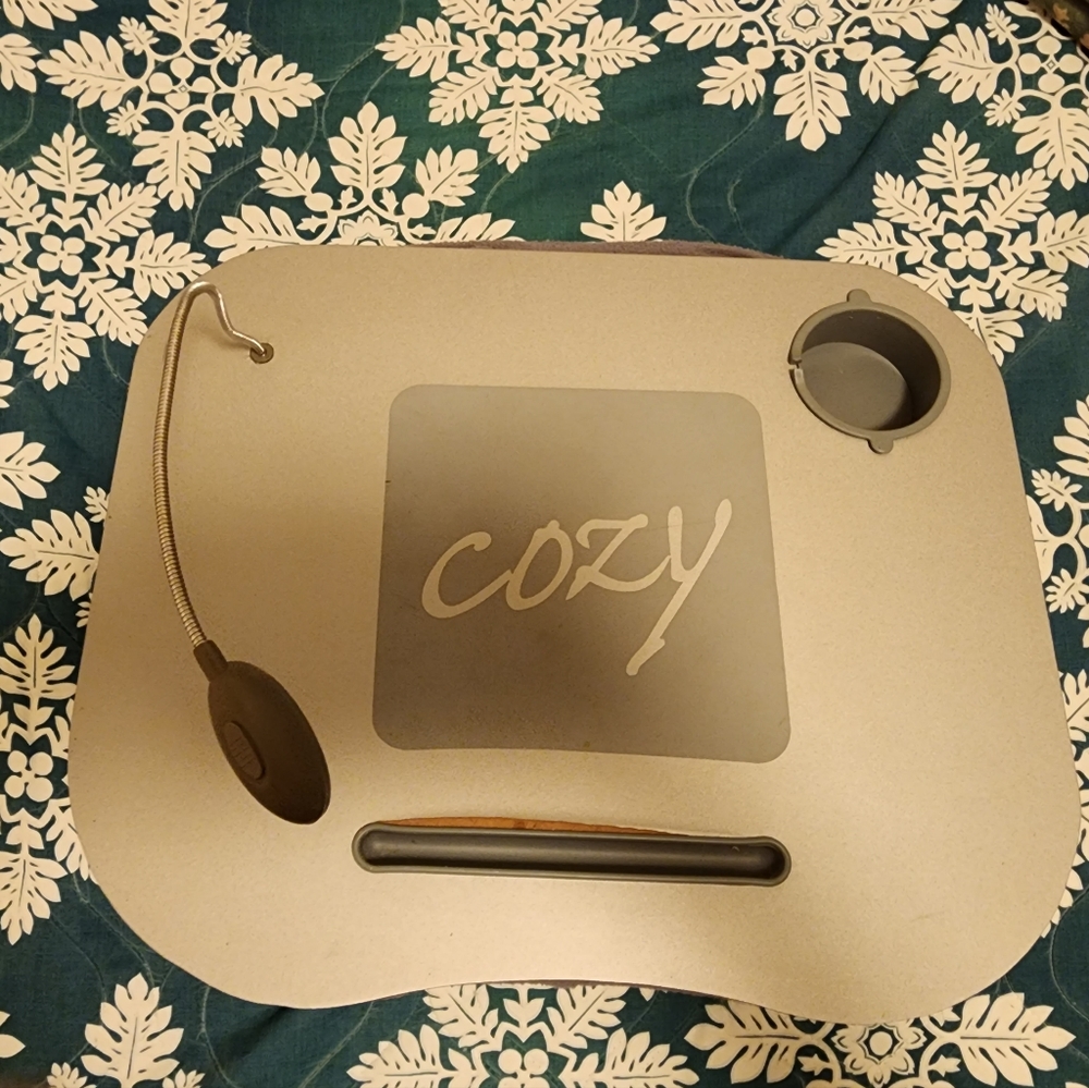 Lap desk